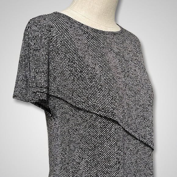 { Clara Sun Woo } - Asymmetrical Sleeve Top - Picture 3 of 4